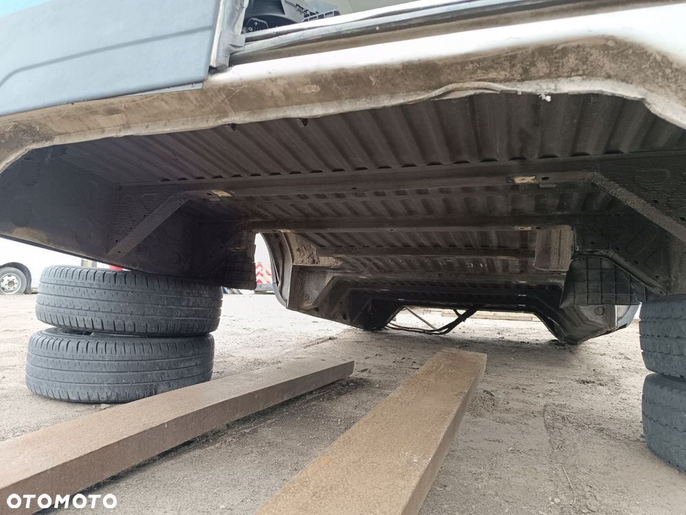 karoseria chłodnia goła buda blaszak l2 h2 iveco daily 06-14 - 10