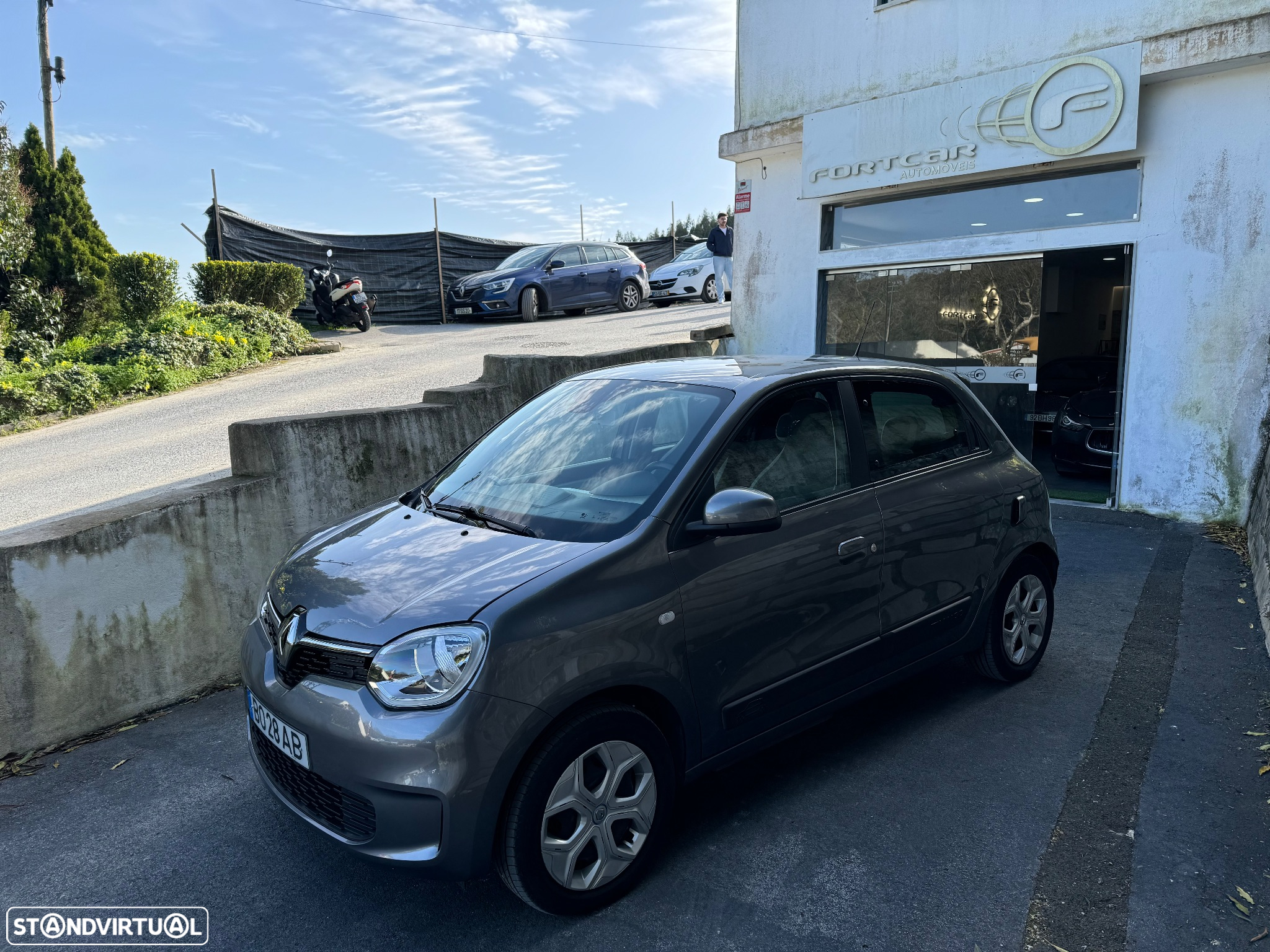 Renault Twingo Z.E. 22 Intens - 3