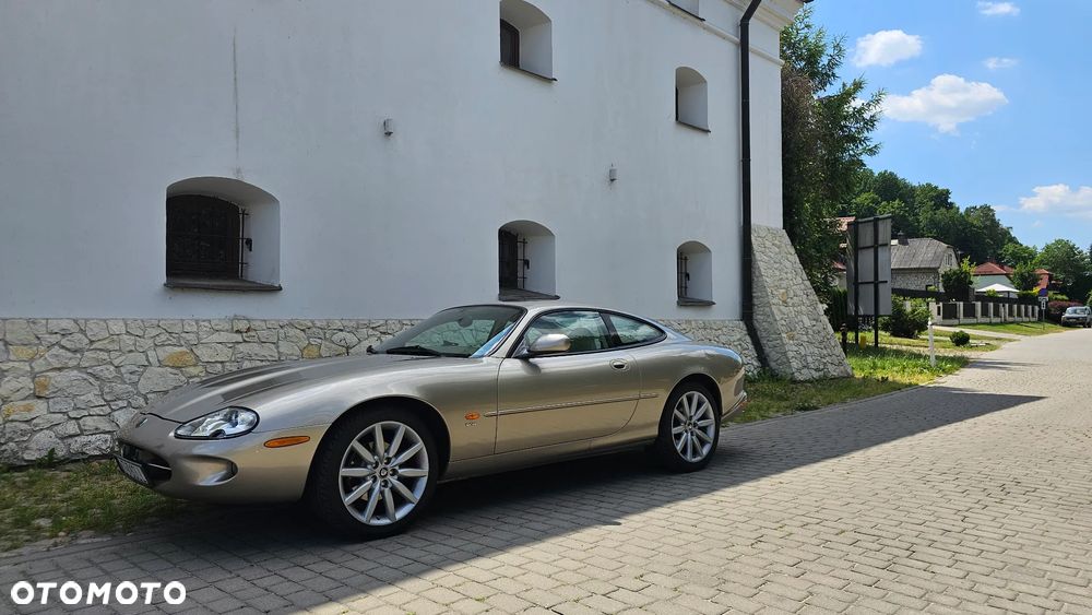 Jaguar XK - 4