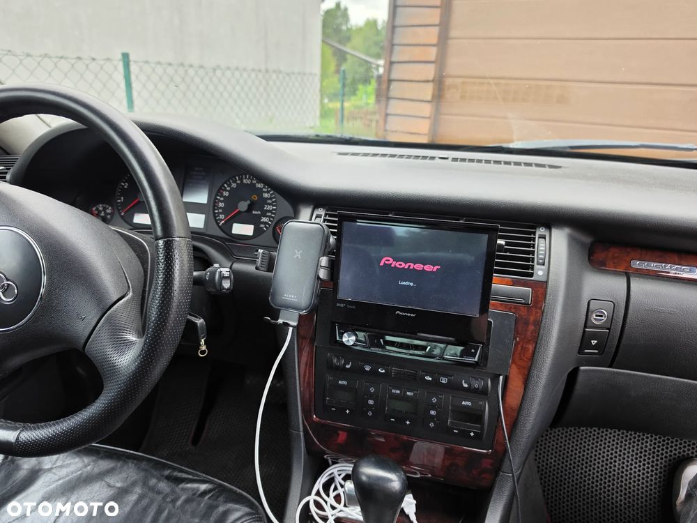 Audi A8 - 14