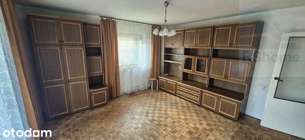 Bardzo ustawne, wygodny rozkład, parking