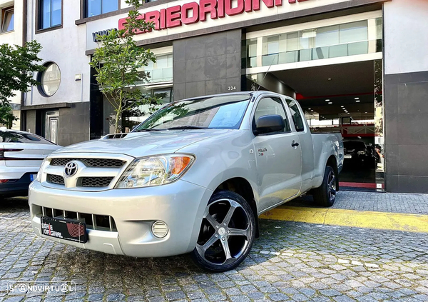 Toyota Hilux 2.5 D-4D 2WD CE