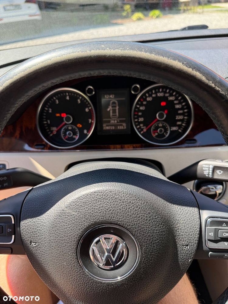 Volkswagen Passat - 6