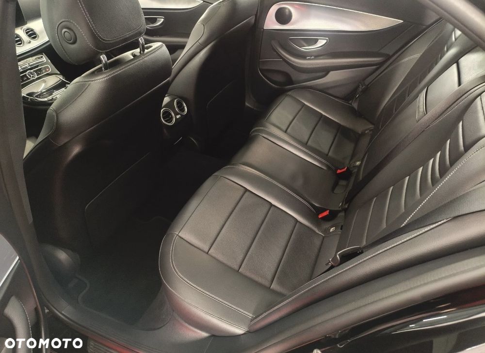 Mercedes-Benz Klasa E 220 d 9G-TRONIC AMG Line - 28