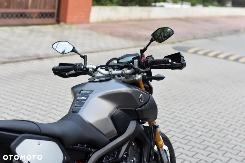 Yamaha MT - 17