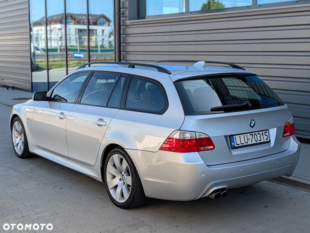 BMW Seria 5 545i - 11