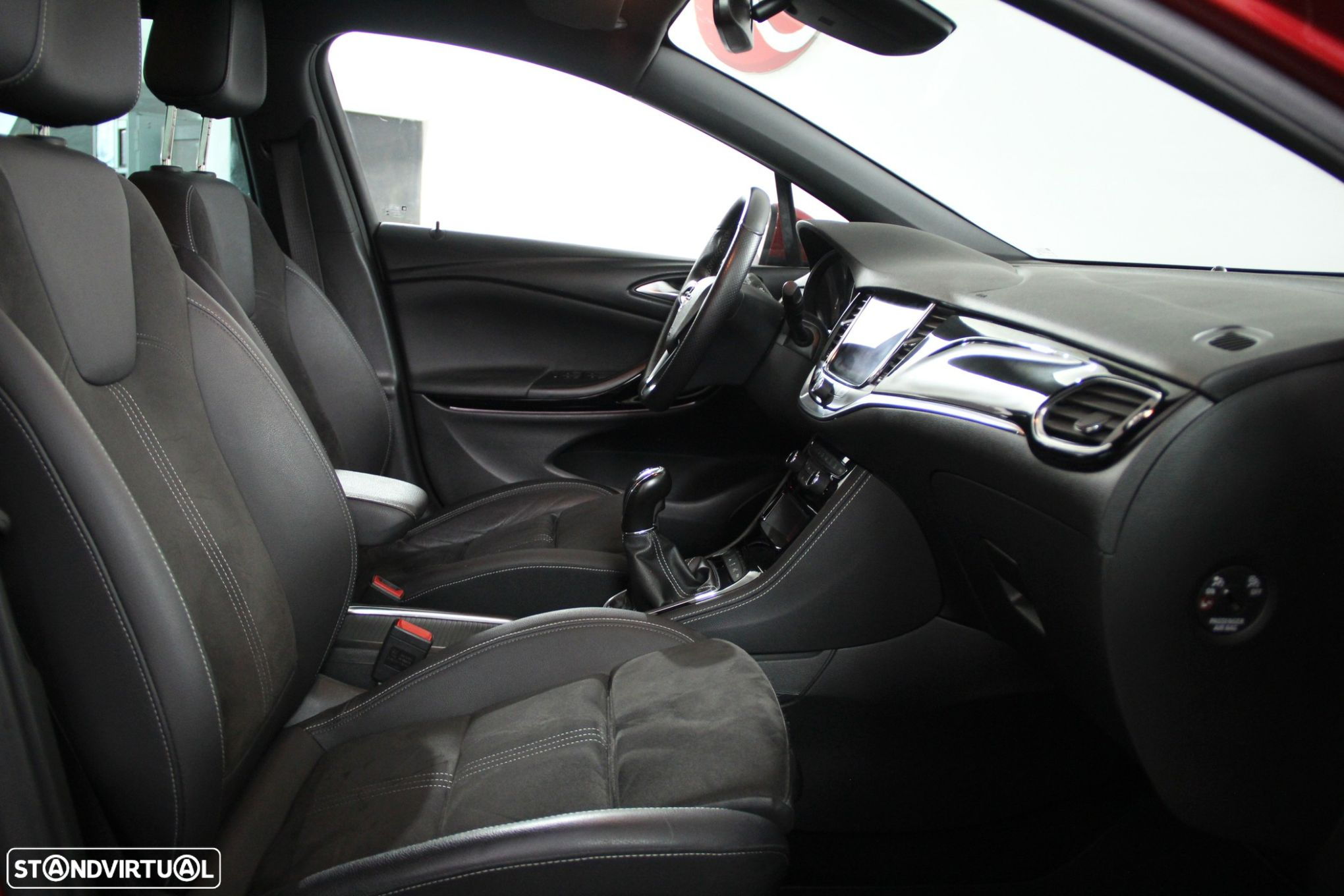Opel Astra 1.2 T Ultimate S/S - 24