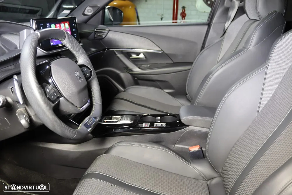 Peugeot 2008 1.2 PureTech GT EAT8 - 9