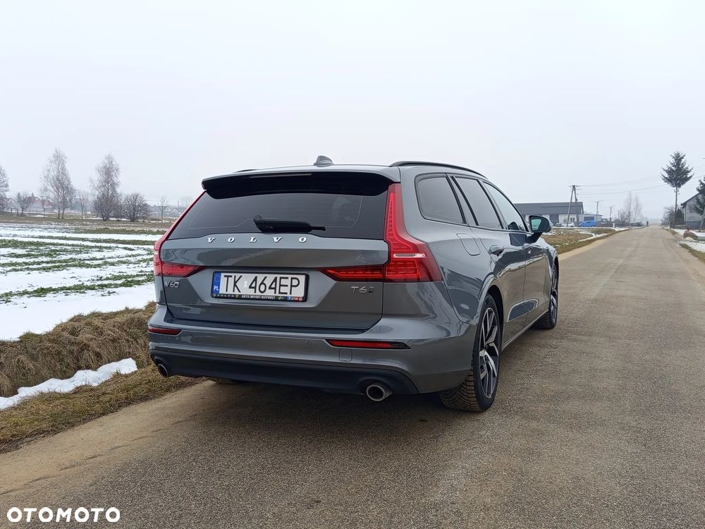 Volvo V60 T6 AWD Twin Engine Geartronic Momentum Pro - 11