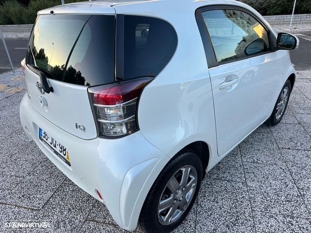 Toyota iQ 1.4 D-4D - 17