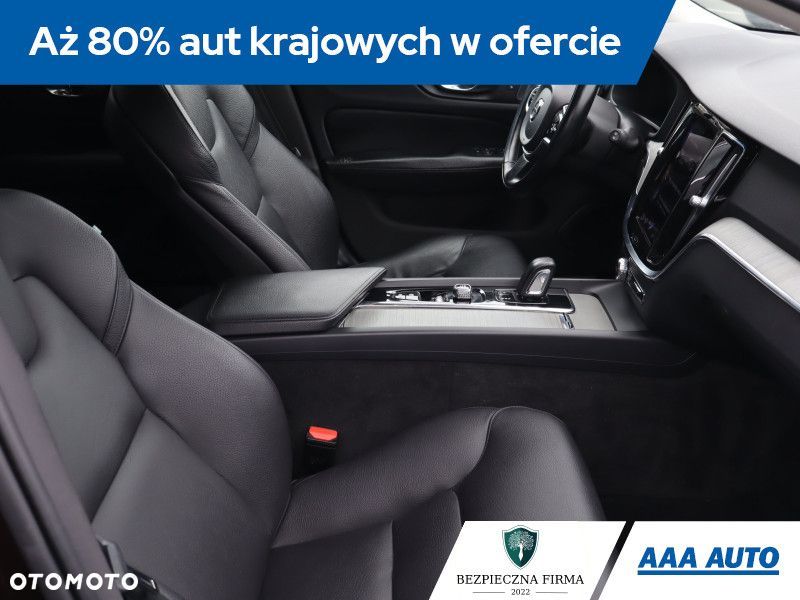 Volvo V60 Cross Country - 11