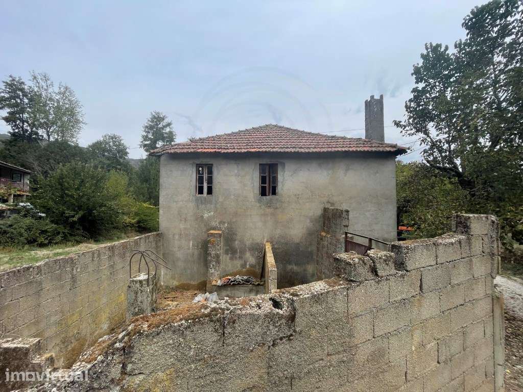 Moradia para Reconstrução com Terreno e Espaço Exterior | Lanção - ... - Grande imagem: 4/23