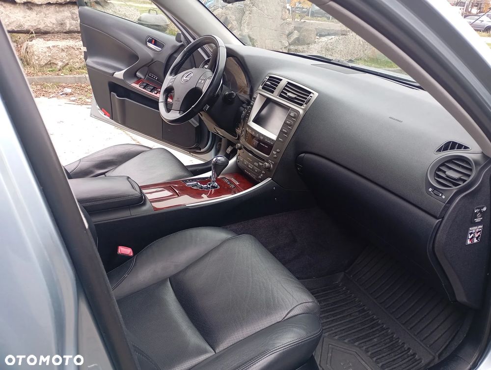 Lexus IS 250 Prestige - 20