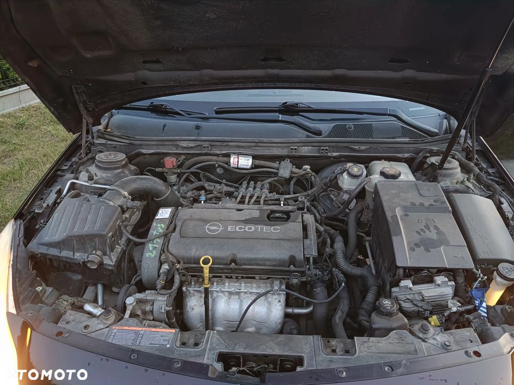 Opel Insignia 1.8 Sport - 10