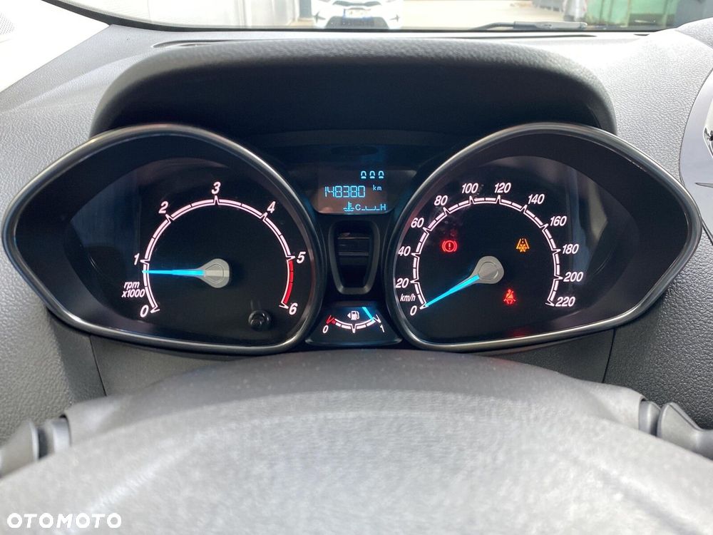 Ford Tourneo Courier - 14