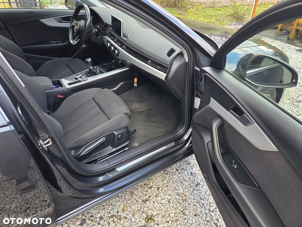 Audi A4 Avant 2.0 TDI DPF clean diesel Attraction - 24