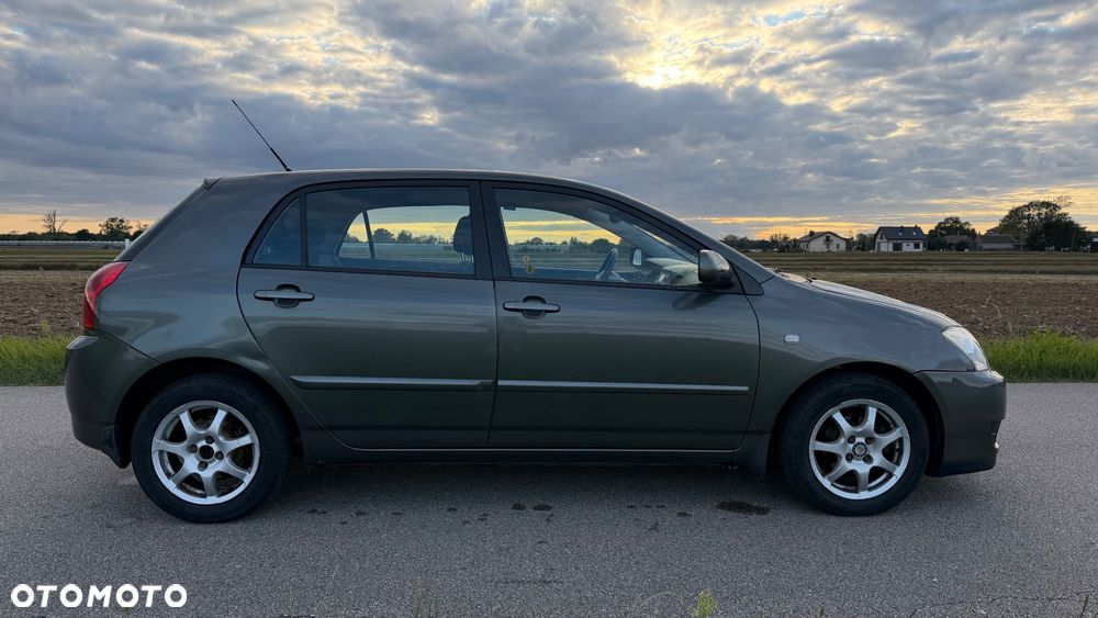 Toyota Corolla 1.6 VVT-i Sol - 5