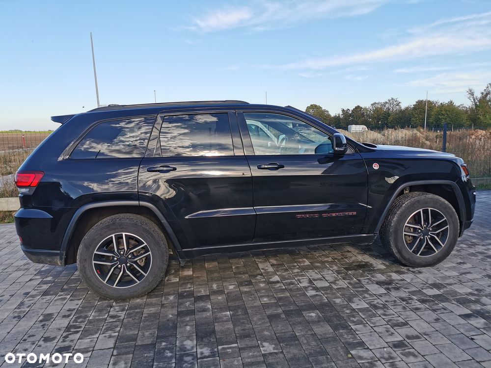 Jeep Grand Cherokee - 14