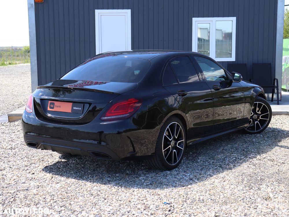 Mercedes-Benz C 220 d 4Matic 9G-TRONIC AMG Line - 23