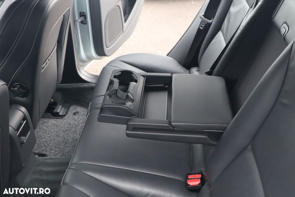 Volvo V60 D6 Plug-In-Hybrid AWD Geartronic Momentum - 27