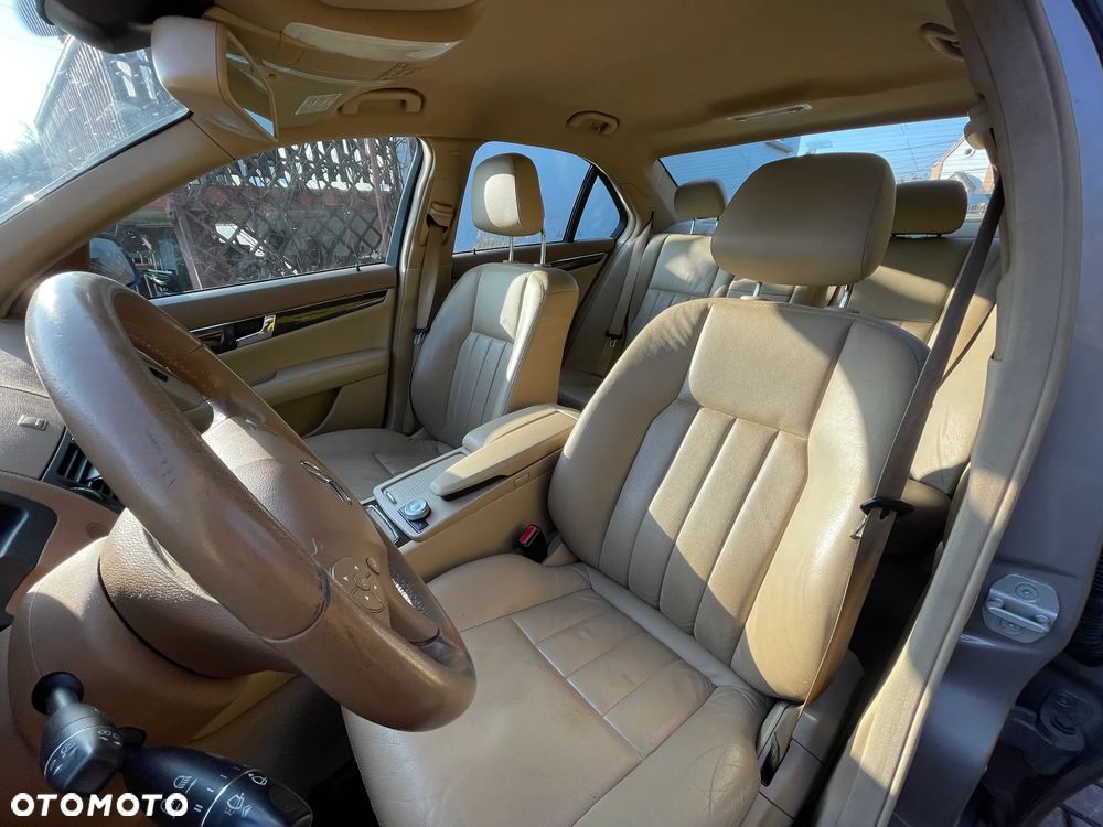 Mercedes-Benz Klasa C 200 CDI Elegance - 22