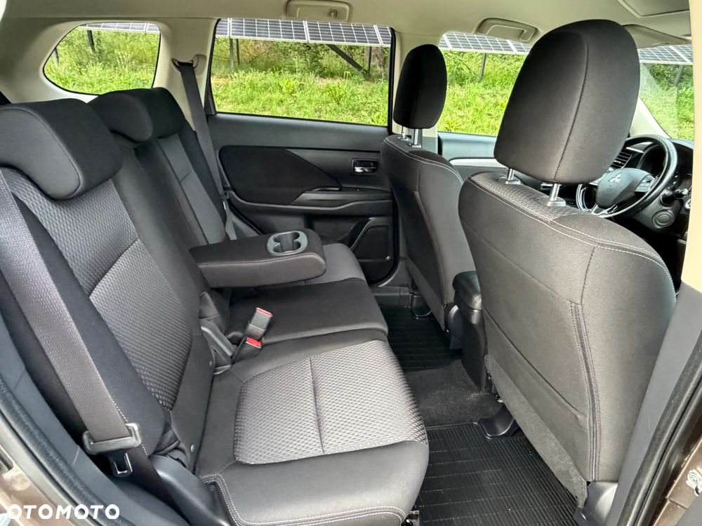 Mitsubishi Outlander 2.2 DI-D 4WD Invite - 17