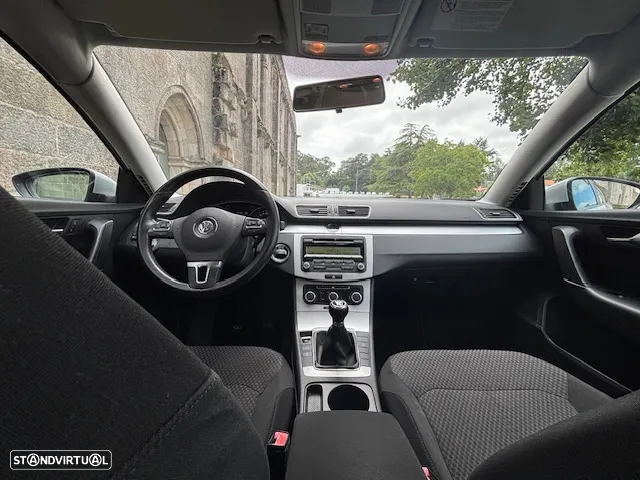 VW Passat 1.6 TDI BlueMotion - 38