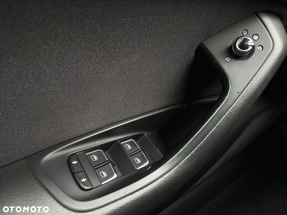 Audi A6 Avant 2.0 TDI Ultra S tronic - 30