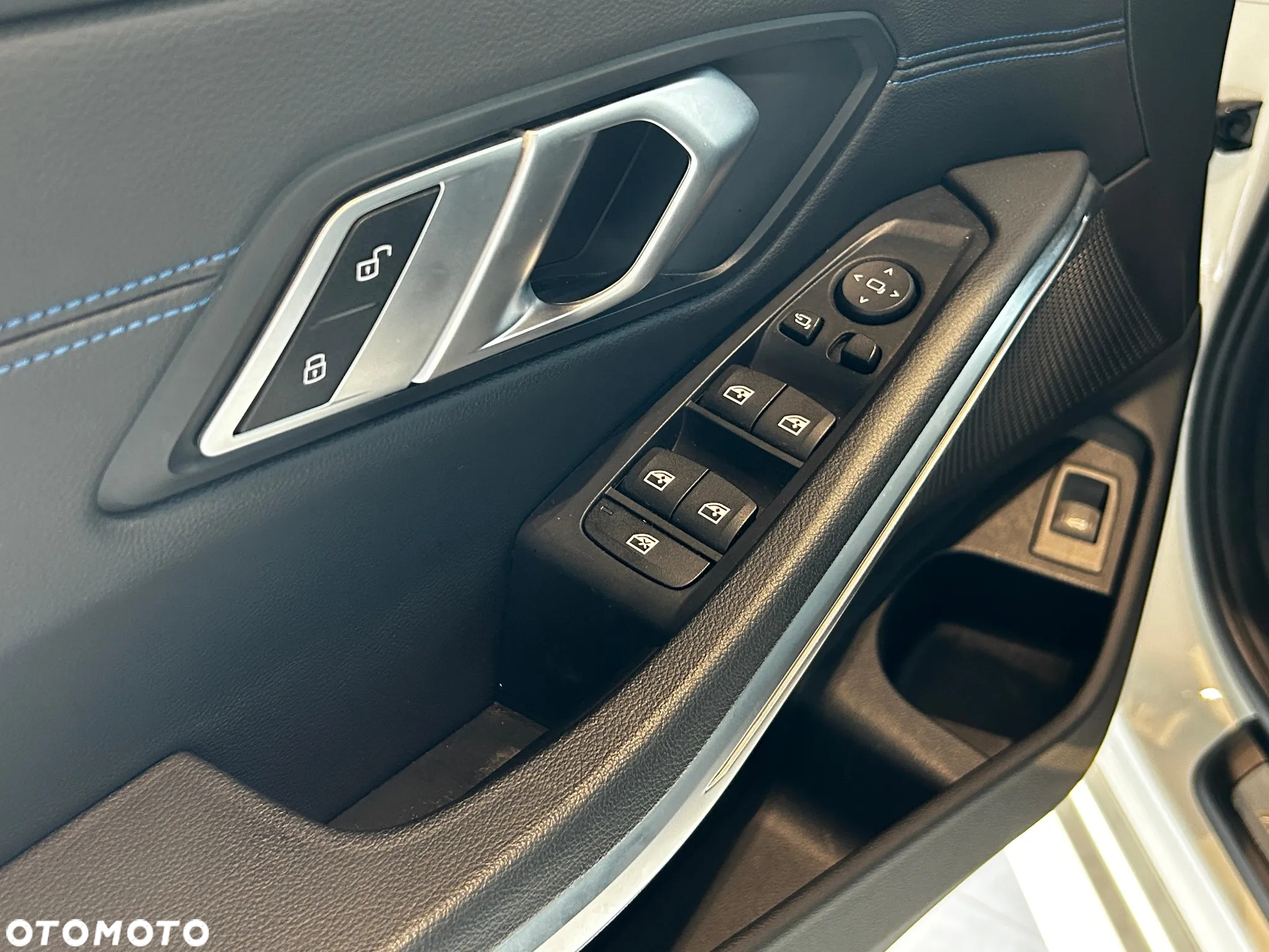 BMW Seria 3 318d M Sport Shadow - 23