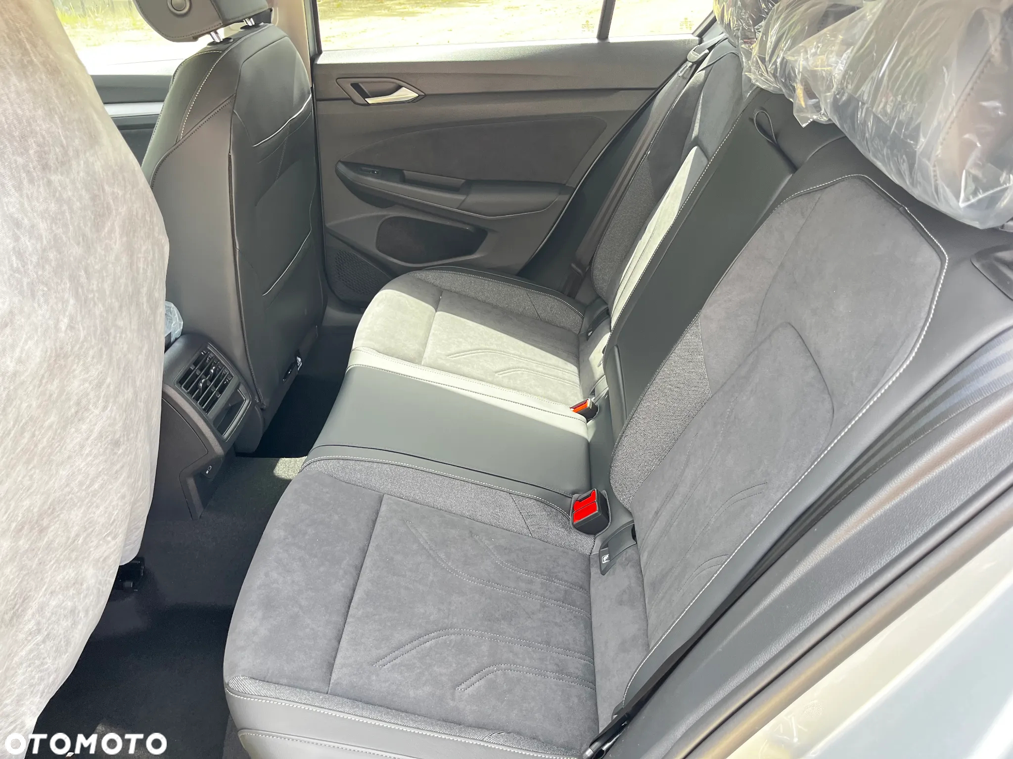 Volkswagen Golf VIII 1.5 TSI Life Plus - 7