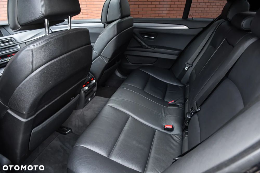 BMW Seria 5 M550d xDrive - 8