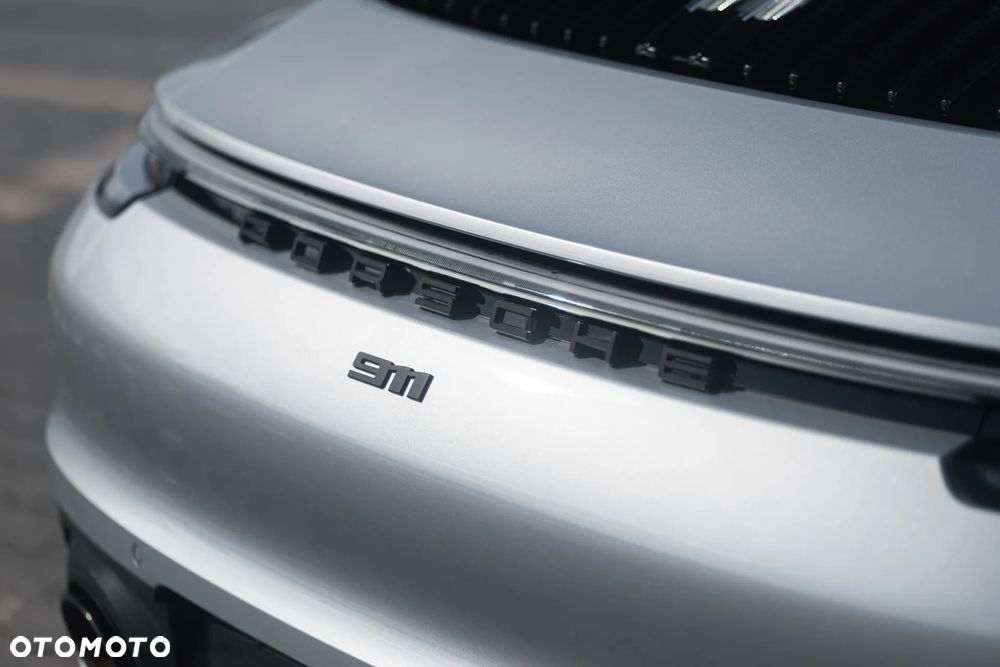 Porsche 911 Carrera S - 11