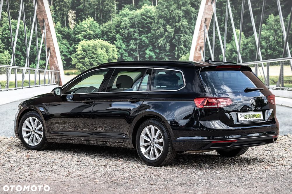 Volkswagen Passat - 11