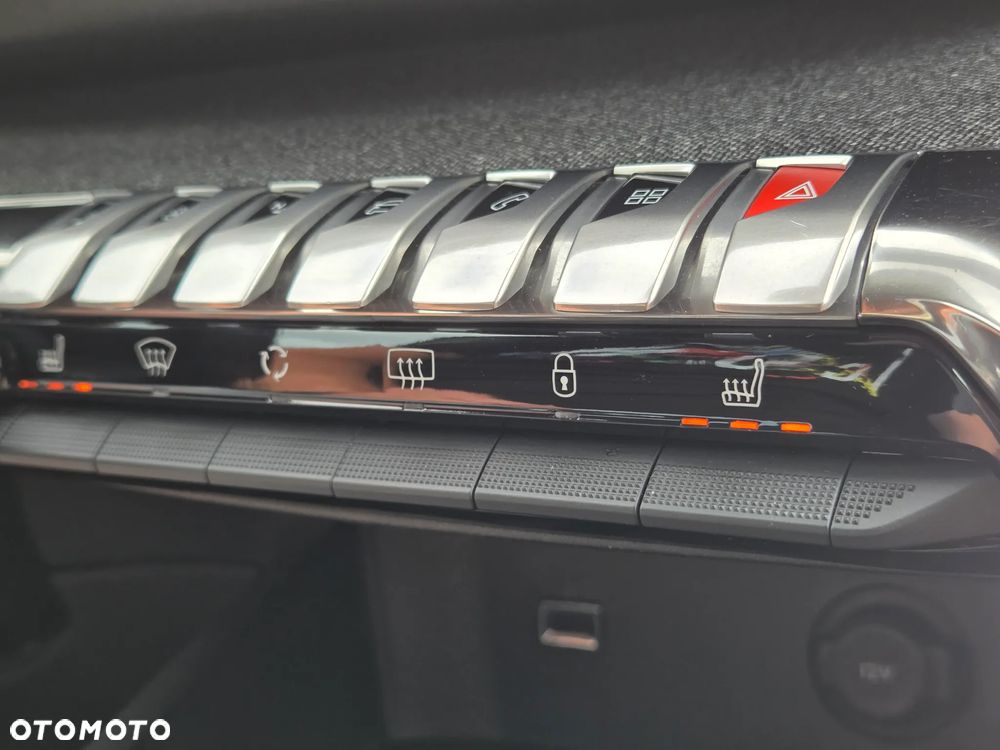 Peugeot 5008 1.2 PureTech Allure Pack S&S EAT8 - 28