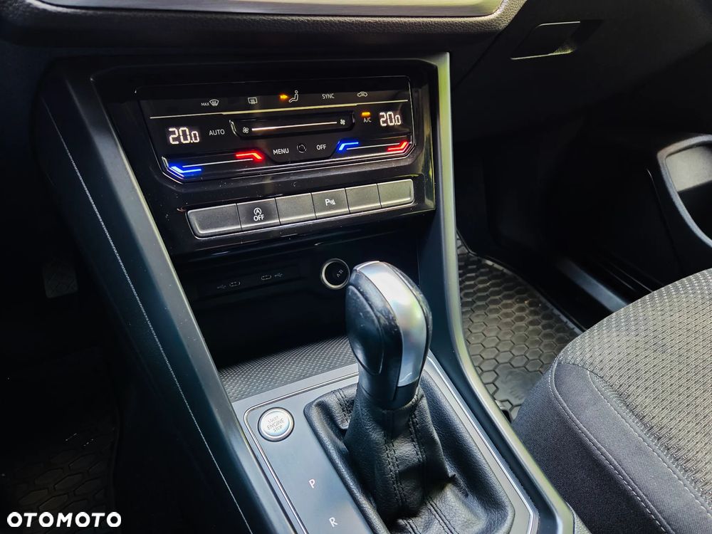 Volkswagen Touran 2.0 TDI BMT Comfortline DSG - 38