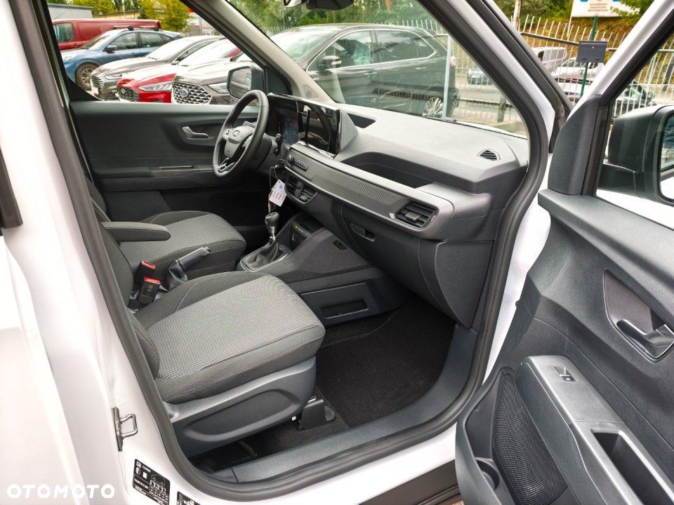 Ford Transit Courier - 14
