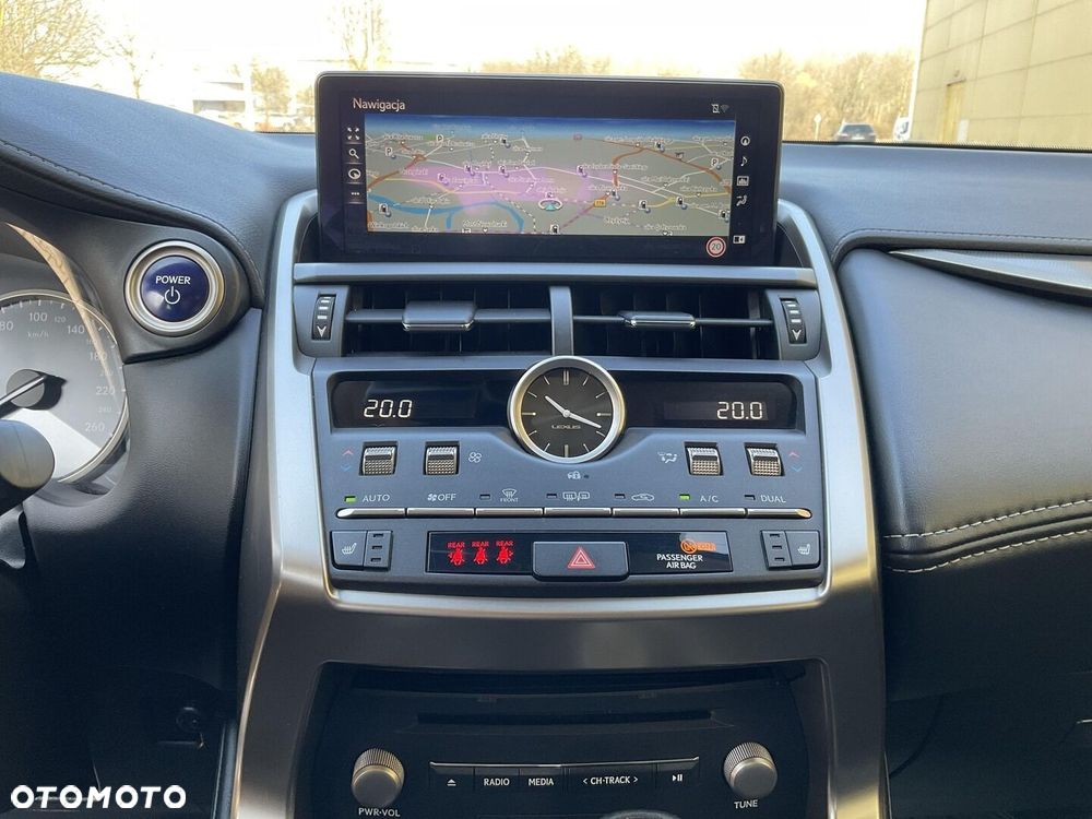 Lexus NX 300h F Impression AWD - 24