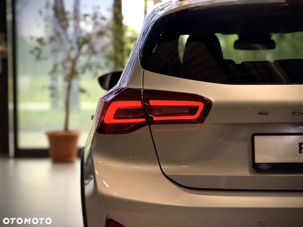 Ford Focus 1.0 EcoBoost mHEV Active X - 12