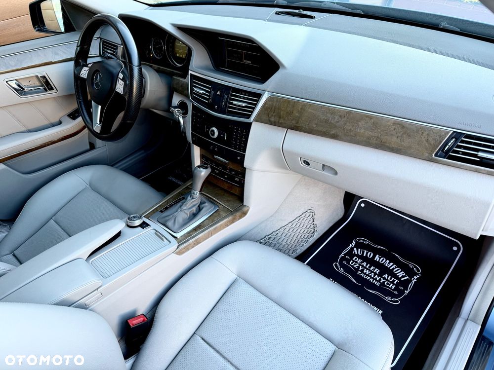 Mercedes-Benz Klasa E - 32