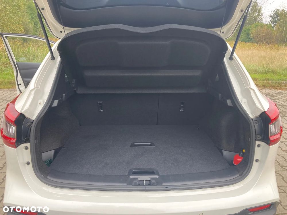 Nissan Qashqai 1.3 DIG-T N-Connecta DCT - 10