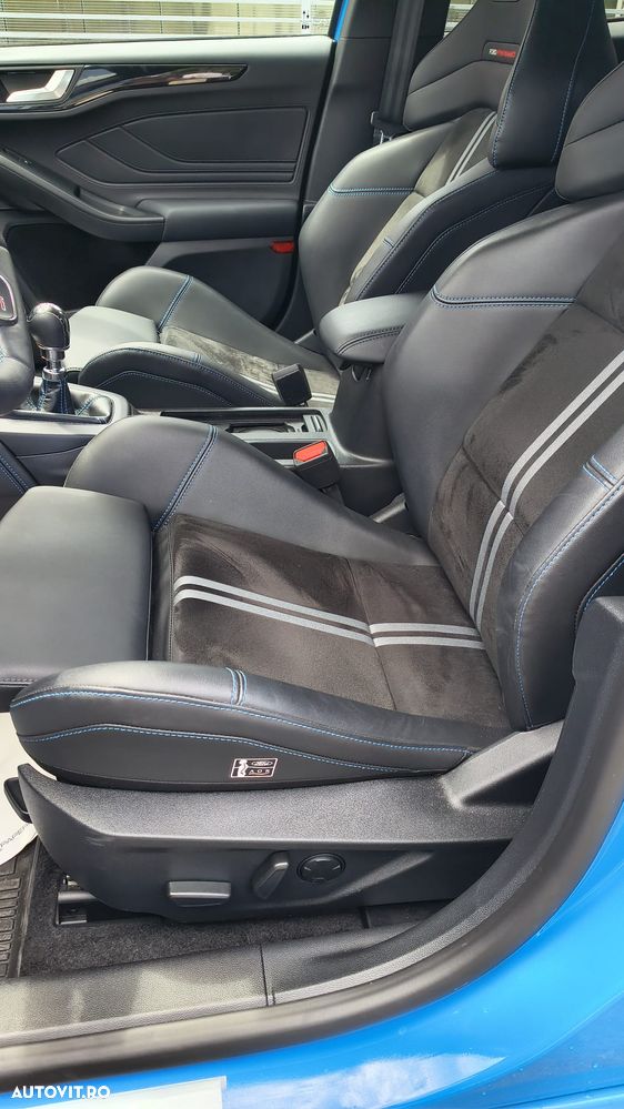 FORD Focus 2024 — imagine 10