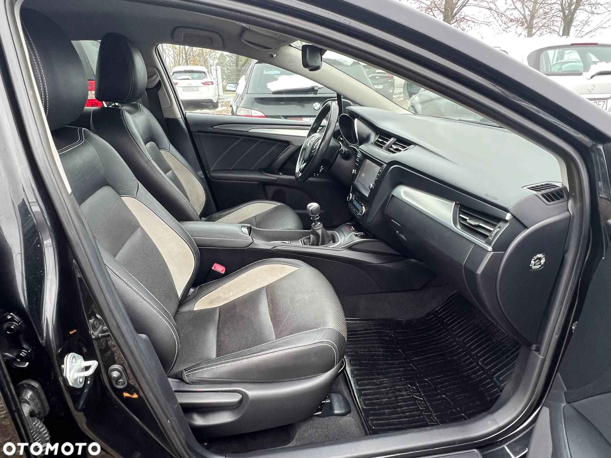 Toyota Avensis 2.0 D-4D Prestige - 22