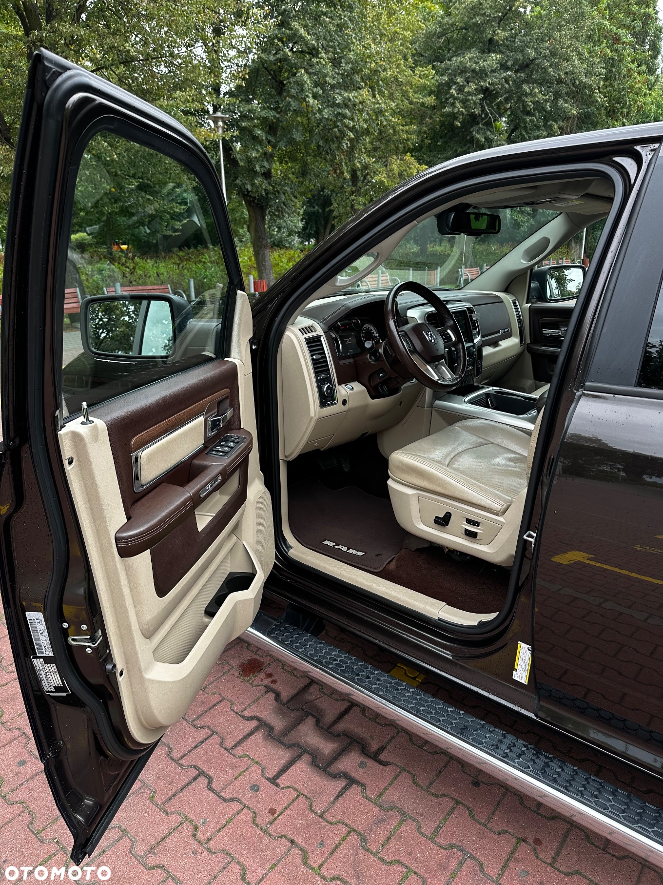 Dodge RAM 1500 5.7 4x4 - 11