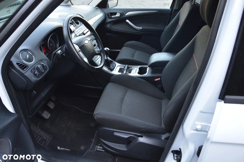 Ford S-Max - 20
