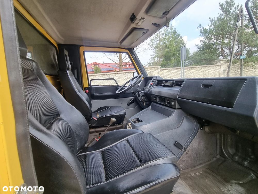 Mercedes-Benz MB-100 DL - 11