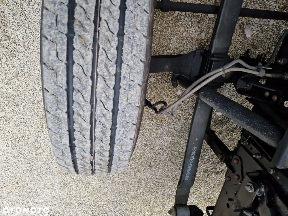 Nissan Atleon 3.0 - 24