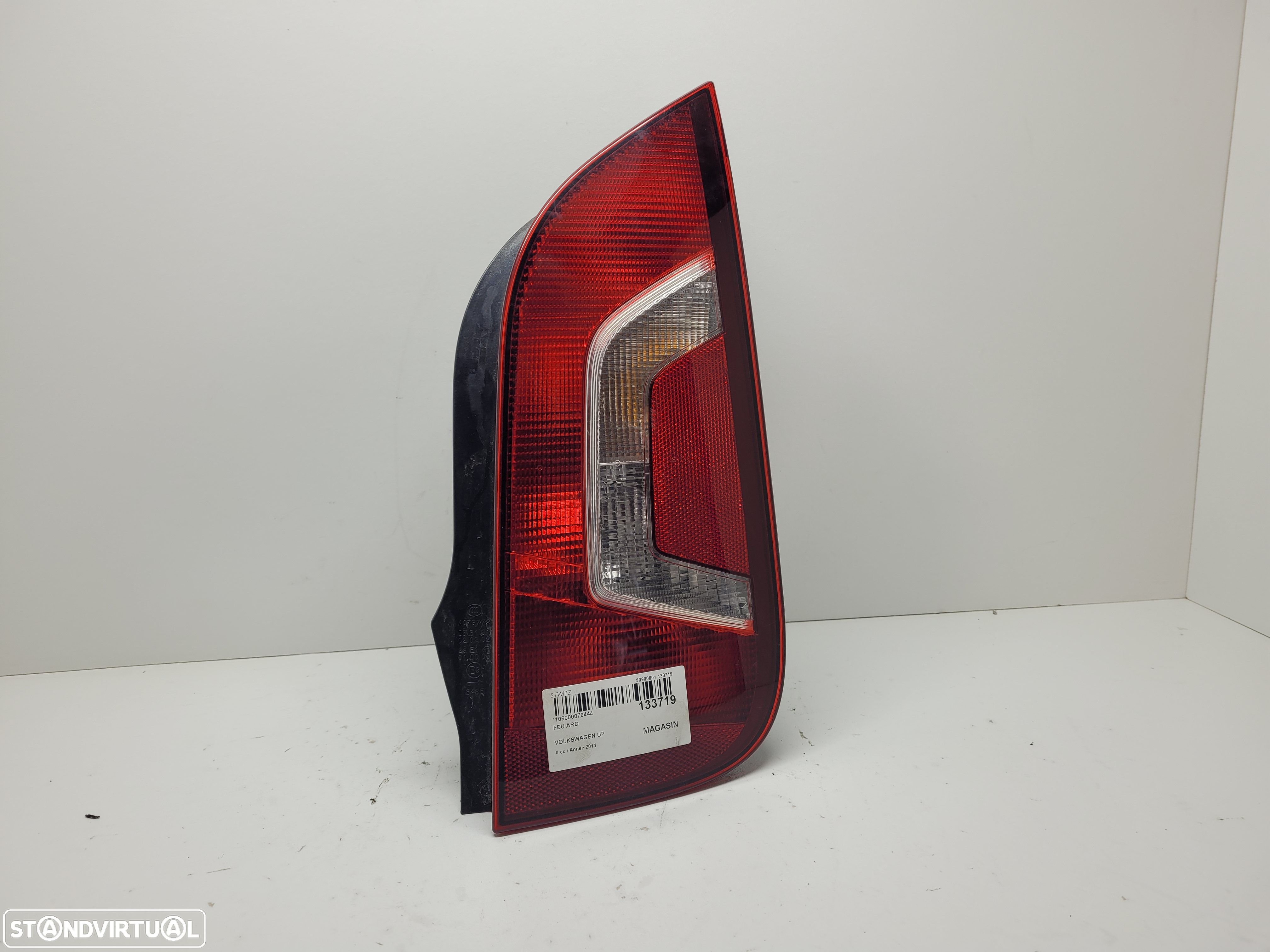 Farolim direito Volkswagem UP REF: 1S0945096G (2011-17) - 1
