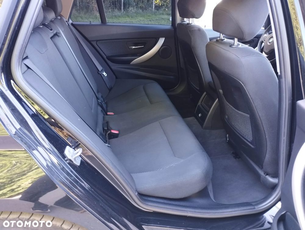 BMW Seria 3 318d - 20