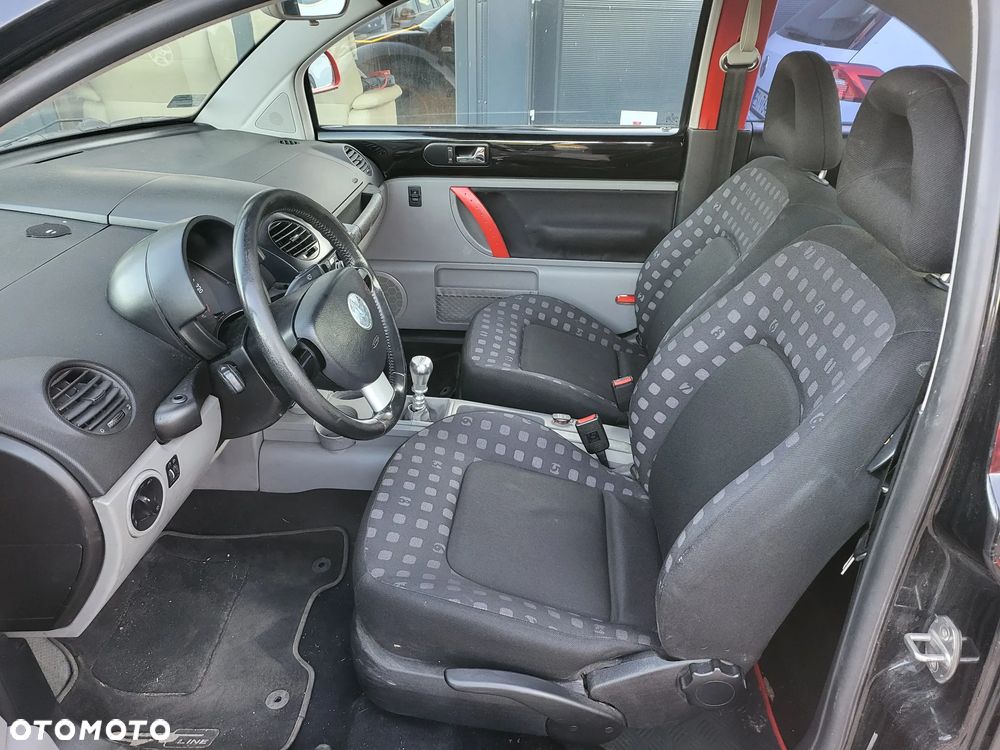 Volkswagen New Beetle 1.8T - 22