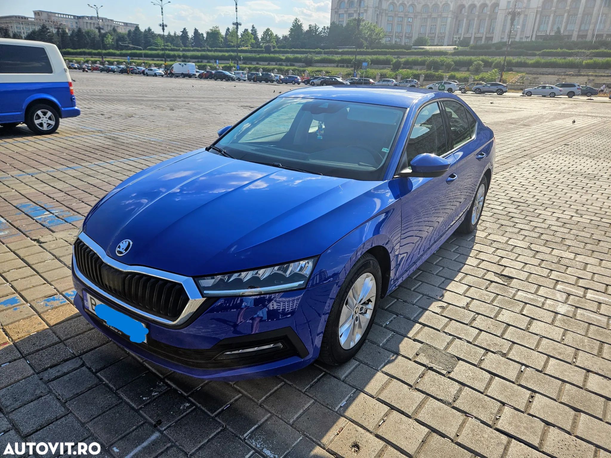 Skoda Octavia 2.0 TDI DSG Ambition - 1